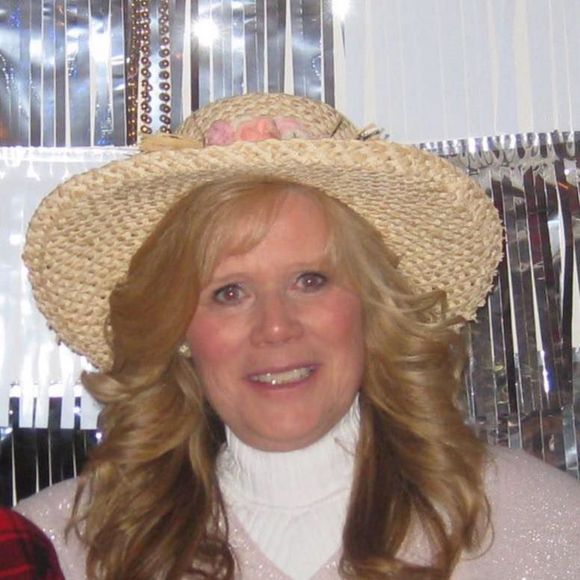 Meet your Posher, Louise - Picture 1 of 1